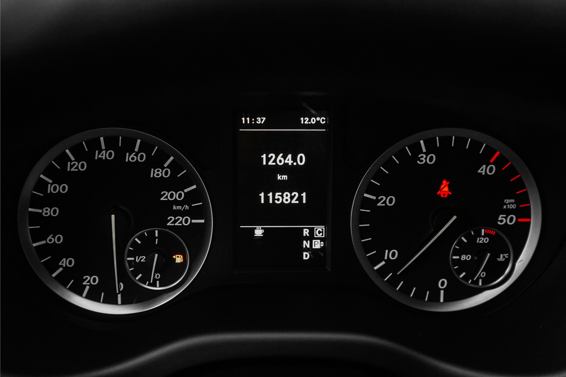 48645957-18.jpg
